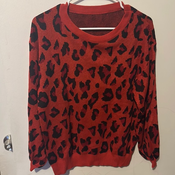 Red cheetah print sweater, no namebrand - Picture 1 of 1